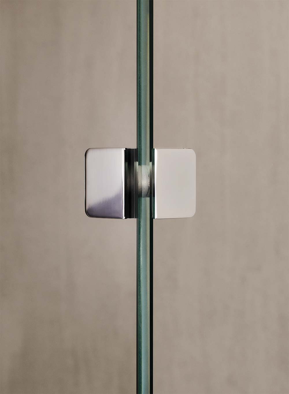 Glass to glass bracket
